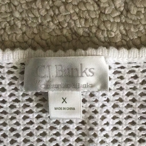CJBanks white shrug - Picture 2 of 2